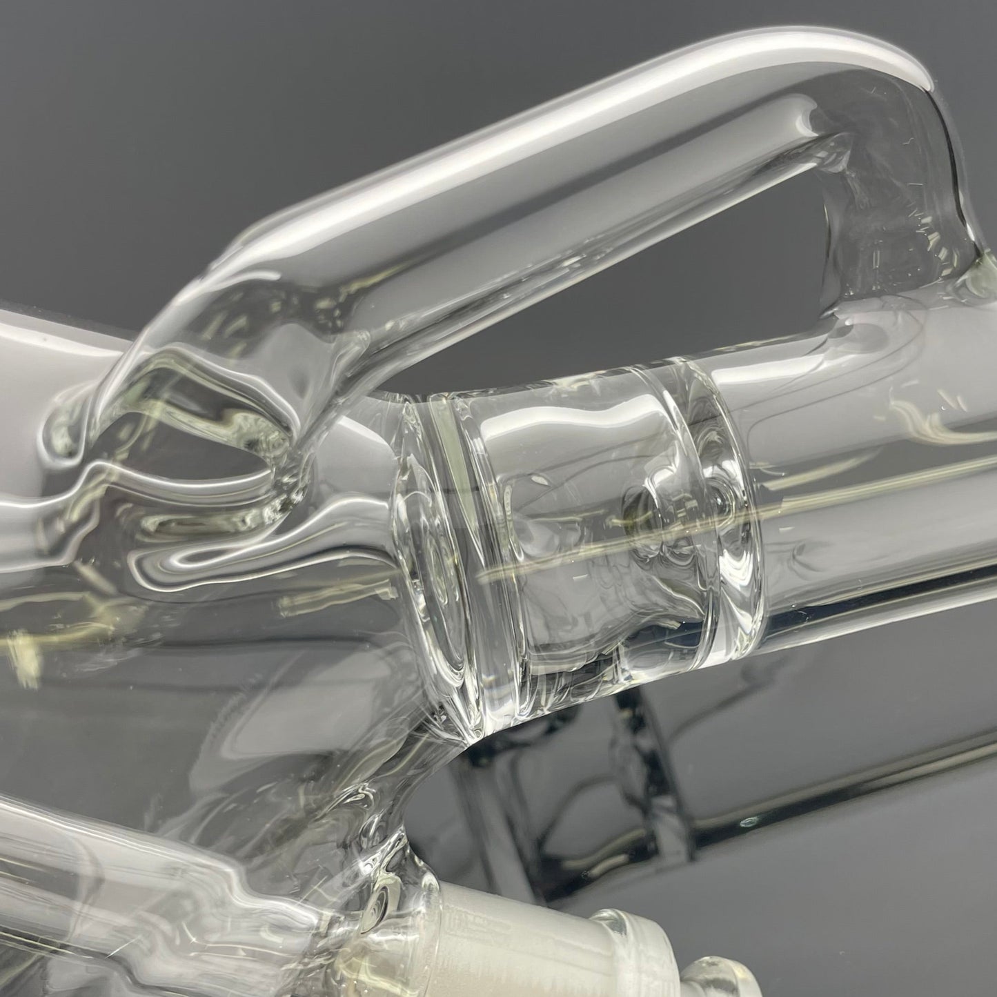 Discobox Colour Accented Single Recycler Beaker w/ Removable Stem - Silver Serum / Opal Yellow