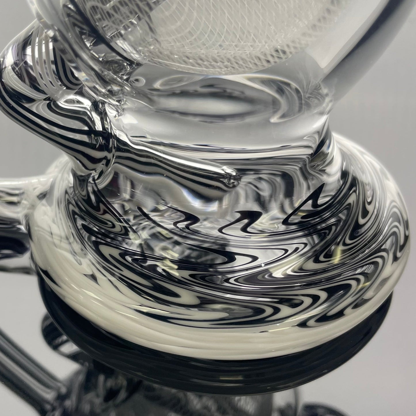 JHoney WigWag & Retti Ball Cycler Rig - Black & White w/ Slurper Set