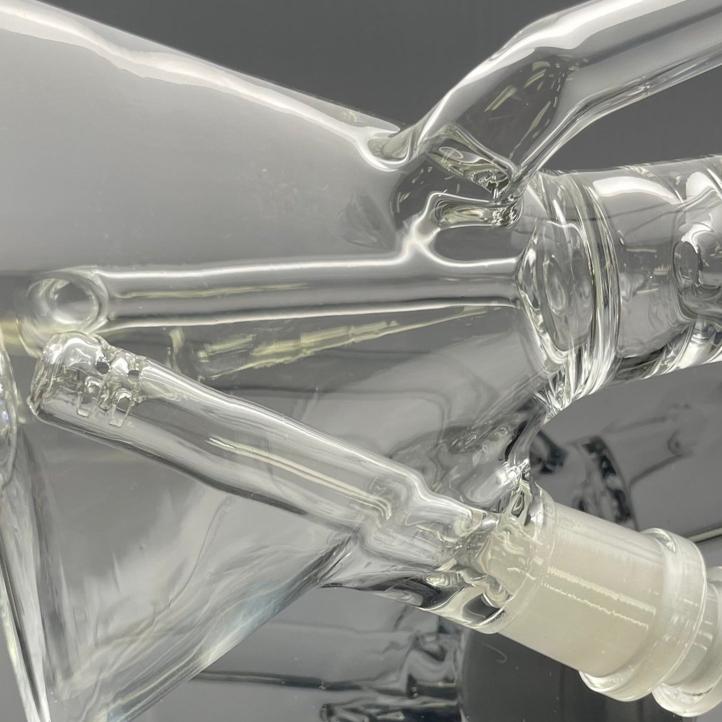 Discobox Colour Accented Single Recycler Beaker w/ Removable Stem - Silver Serum / Opal Yellow
