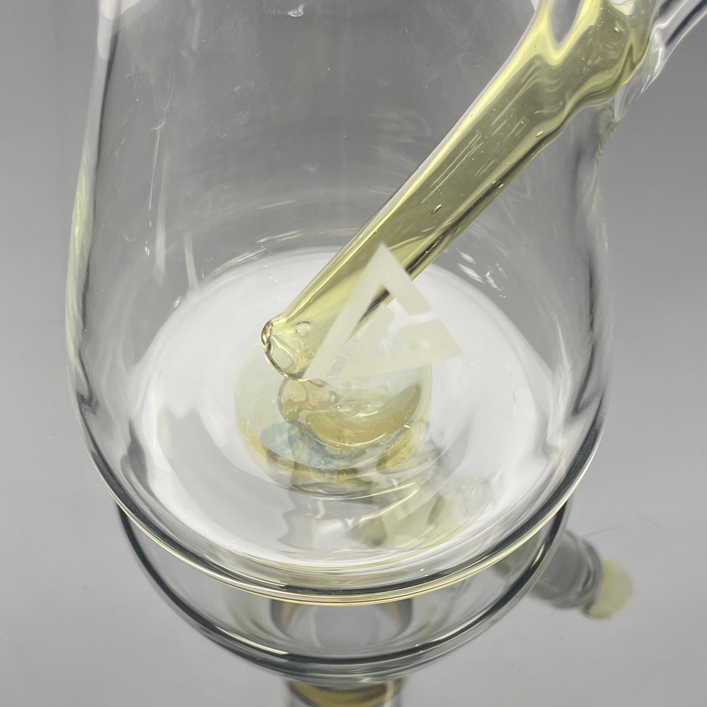 Gore Glass 50mm Fully Accented Beaker - Yoshi (CFL)