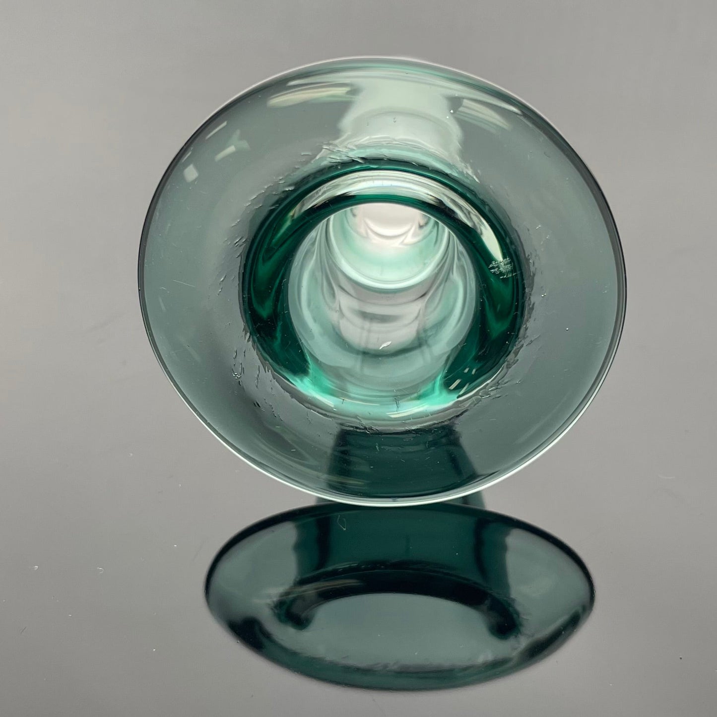 Philip Legge Medium Stemline w/ Colour Accents - Lake Green