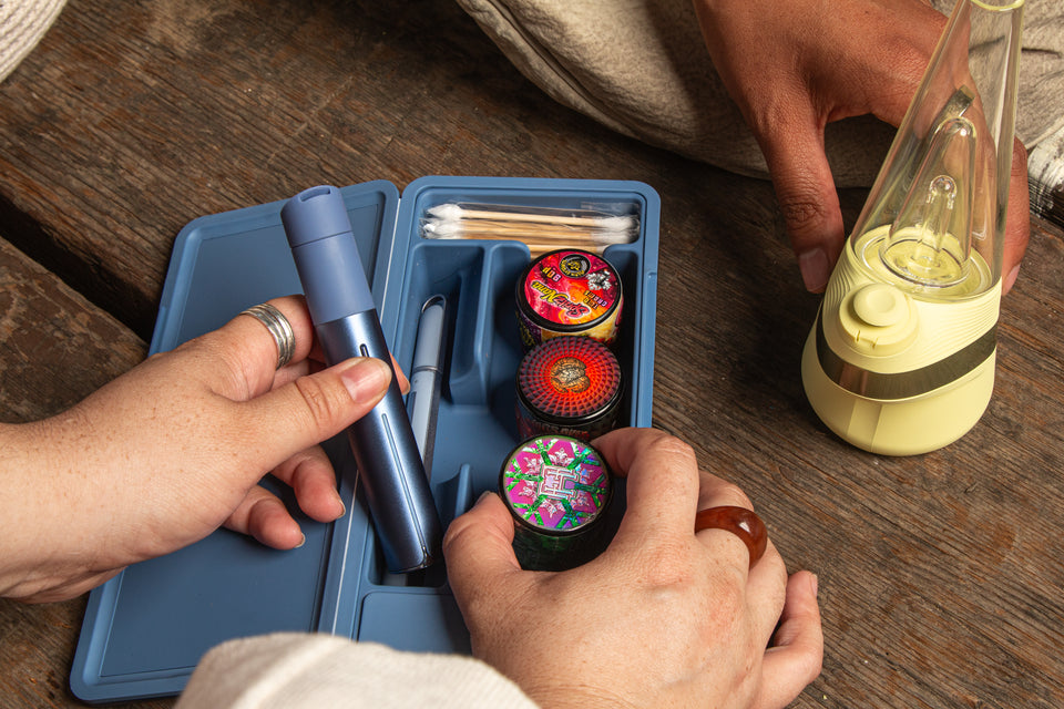 PUFFCO Pivot Travel Case - Sapphire (Limited Edition)