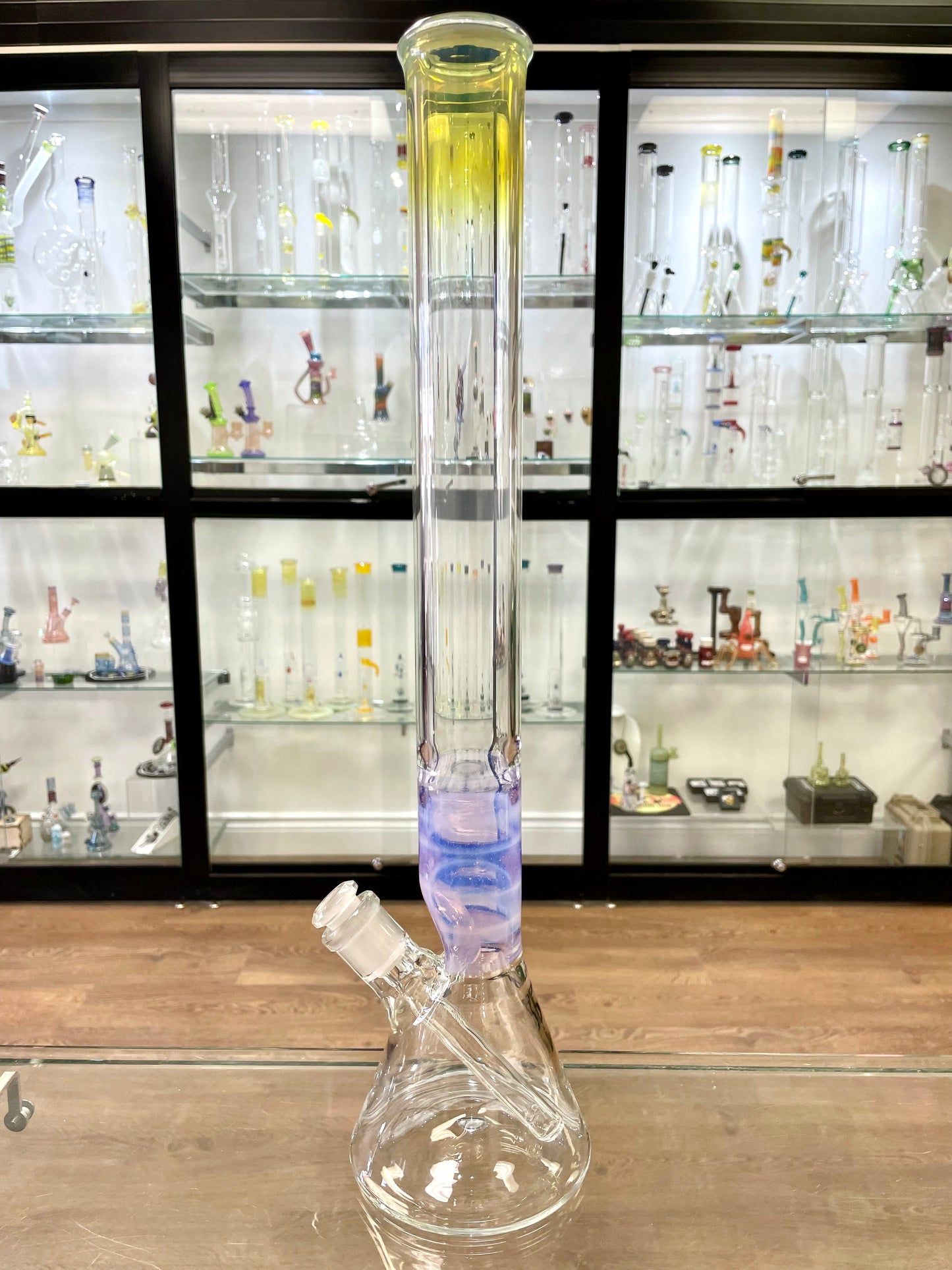 Discobox 18" Beaker w/ Colour Accents B