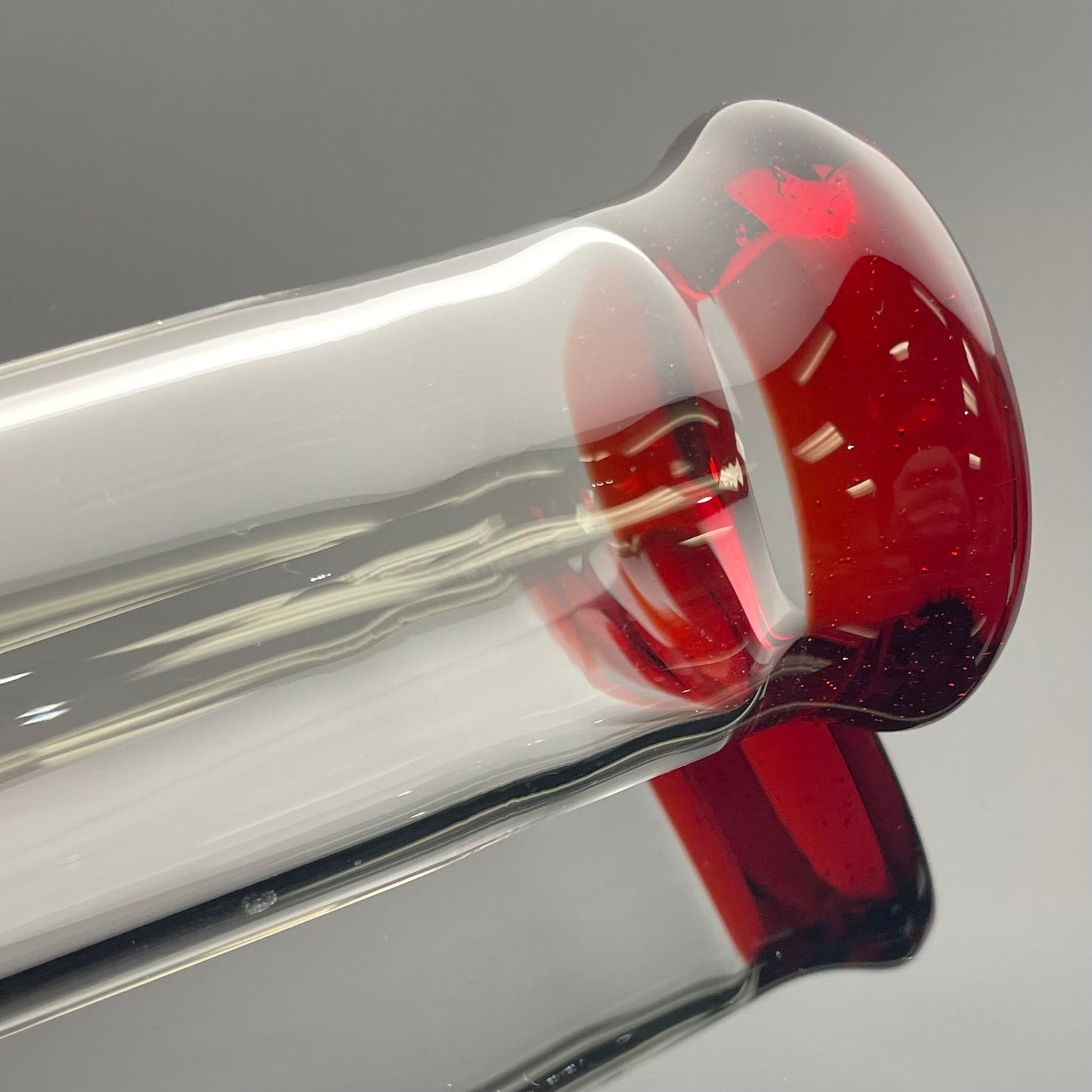 Green Belt Colour Accented Hollow Foot Stemline Tube - Pomegranate