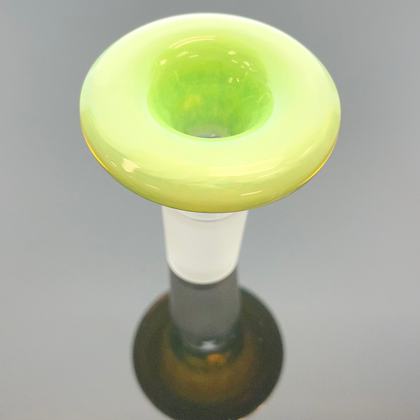 Vetro Maddix 18mm 4 Hole Coloured Saucer Bowl - Various Colours