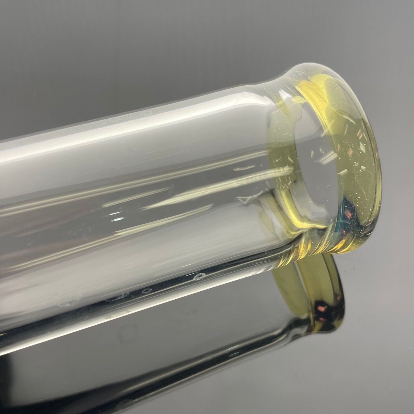 Gore Glass 50mm Fully Accented Beaker - Yoshi (CFL)