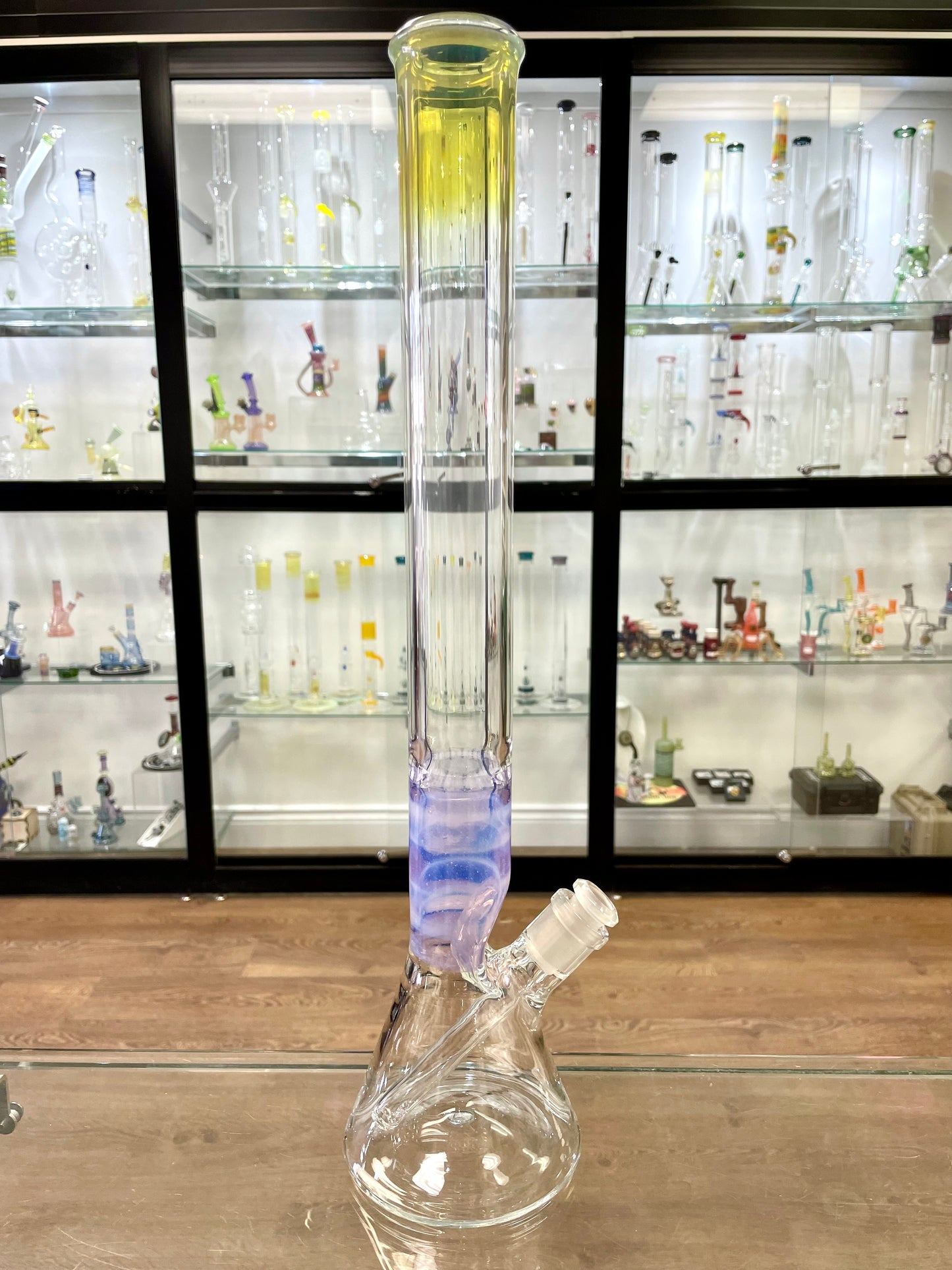 Discobox 18" Beaker w/ Colour Accents B