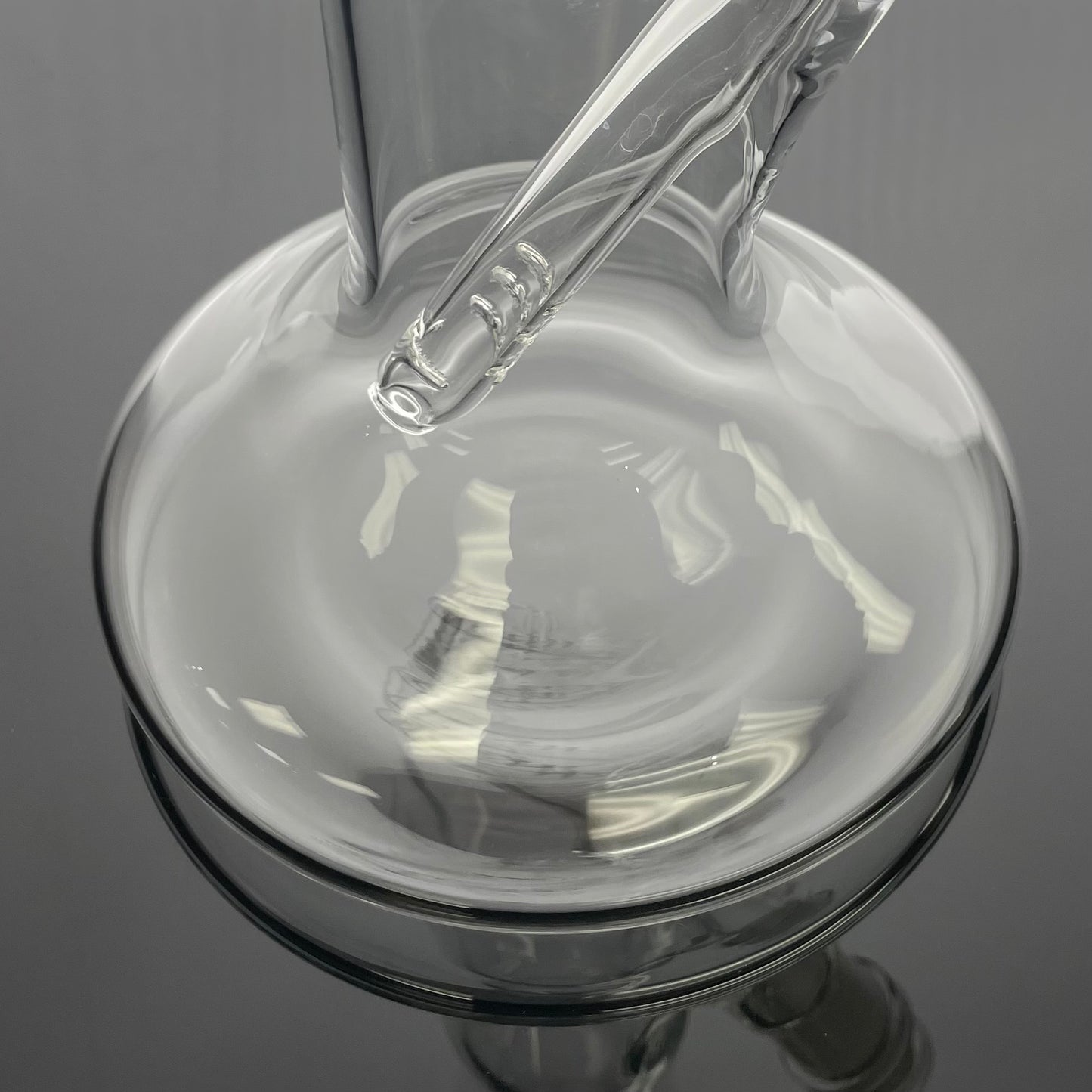 Mastah Glass Clear 15" Hollow Foot Straight Tube w/ 18mm-18mm Stem