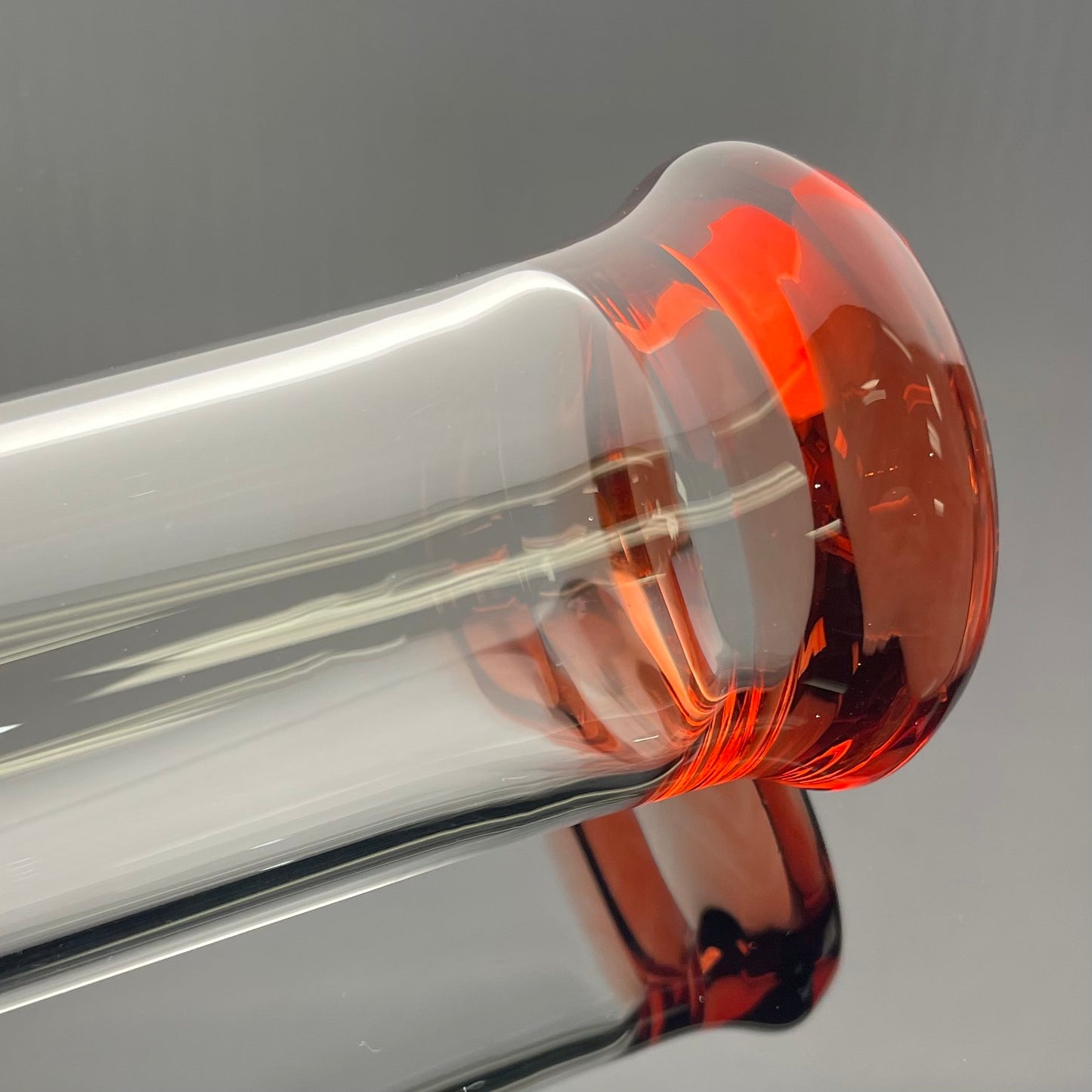 Green Belt Colour Accented Stemline Tube w/ Imperial - Pomegranate