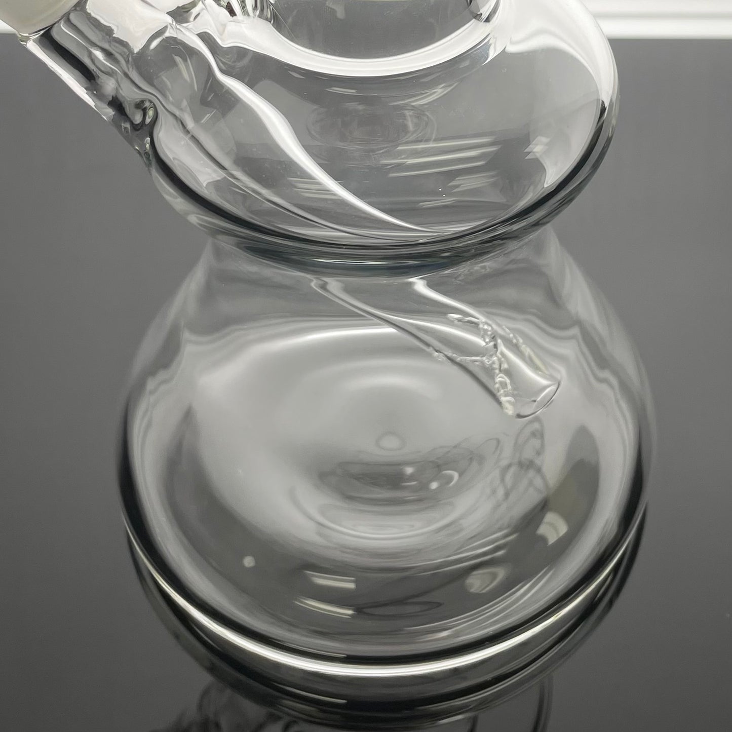 Mastah Glass Heavy Walled Beaker with Frit Section w/ 18mm-18mm Stem