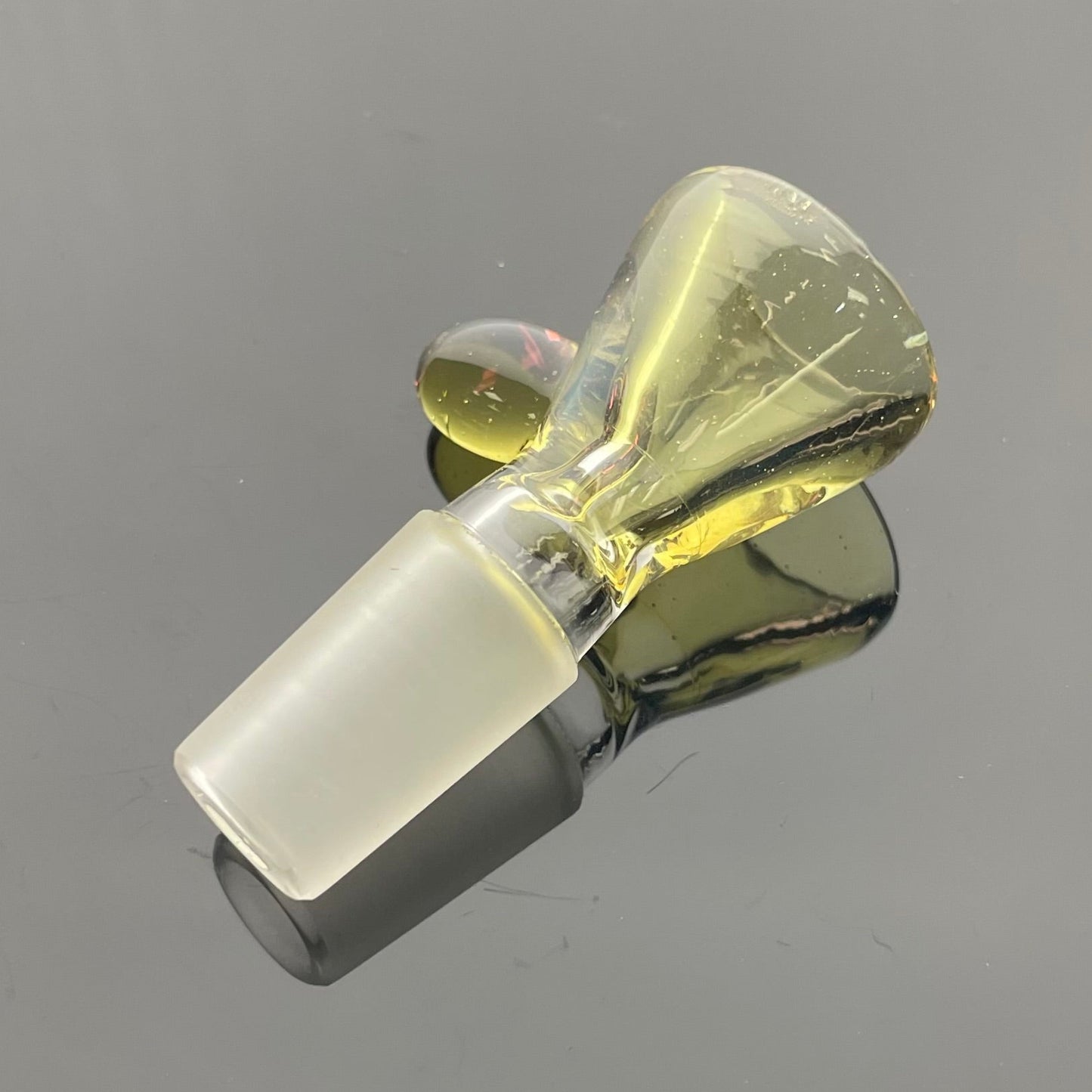 Gore Glass 50mm Fully Accented Beaker - Yoshi (CFL)