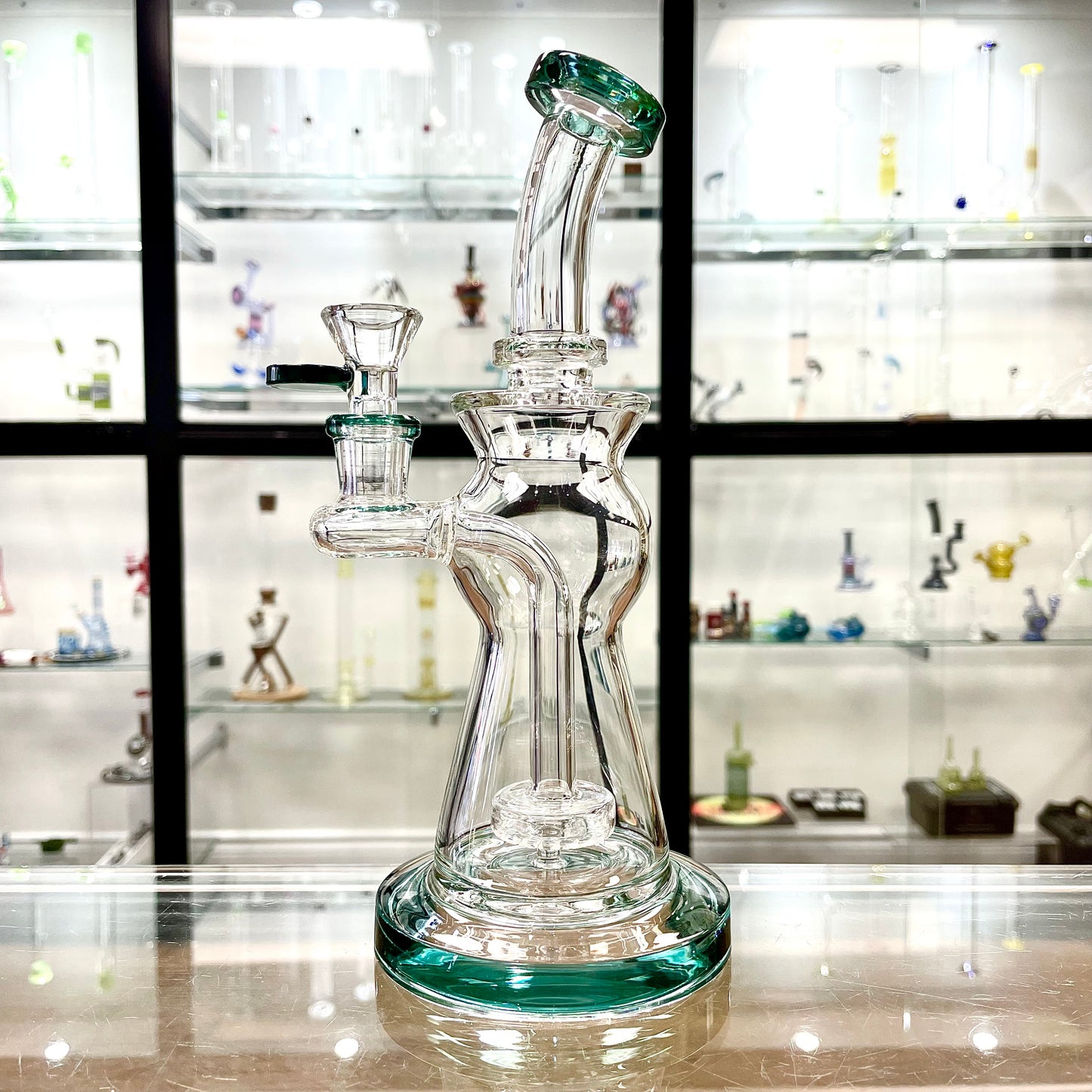 Pulsar 8.5" Upscale Rig with Disc Perc & Colour Accents w/ 14mm Bowl