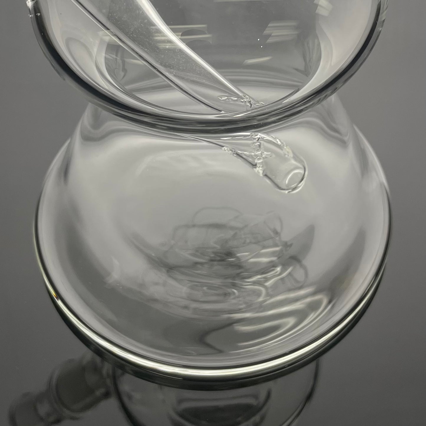 Mastah Glass Fumed Heavy Walled Beaker with Frit Section w/ 18mm-18mm Stem