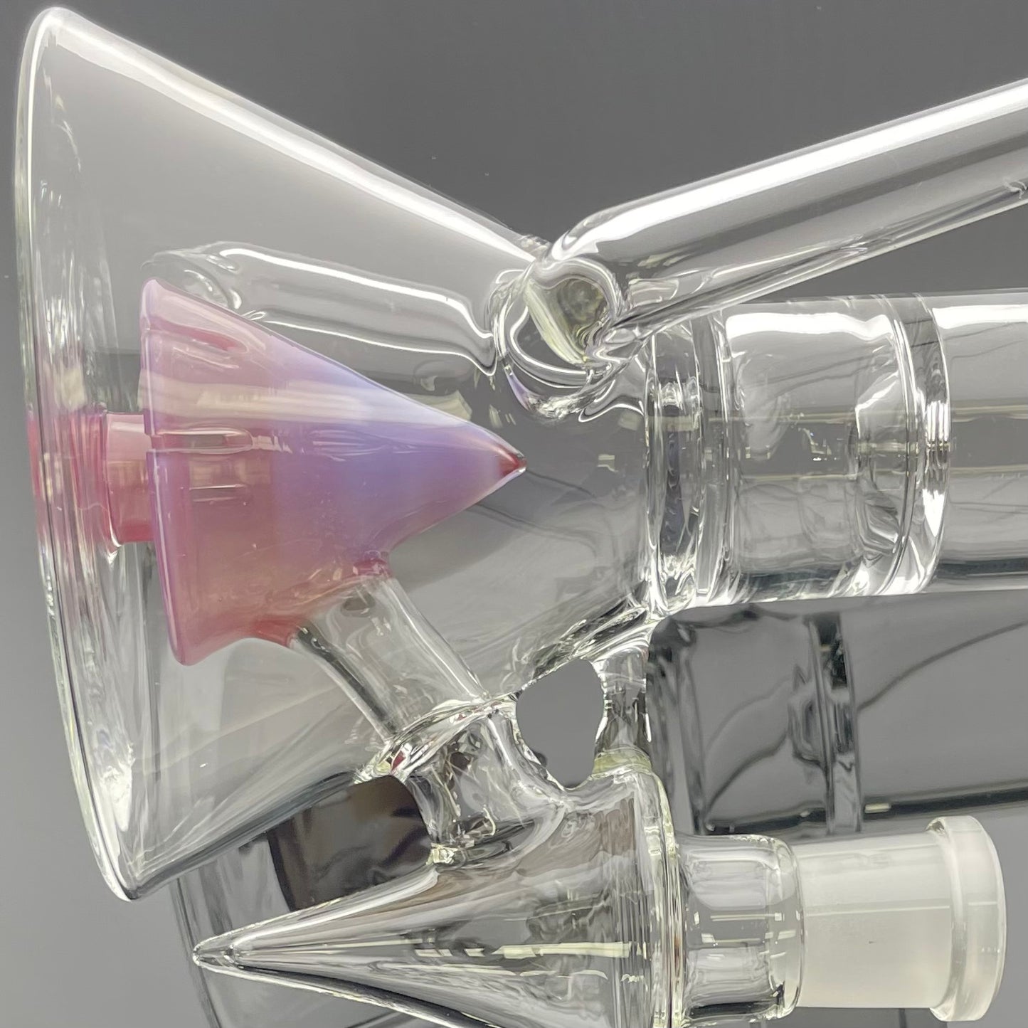 Discobox Large Colour Accented Fixed Single Recycler Beaker - Ghost Over Sangria