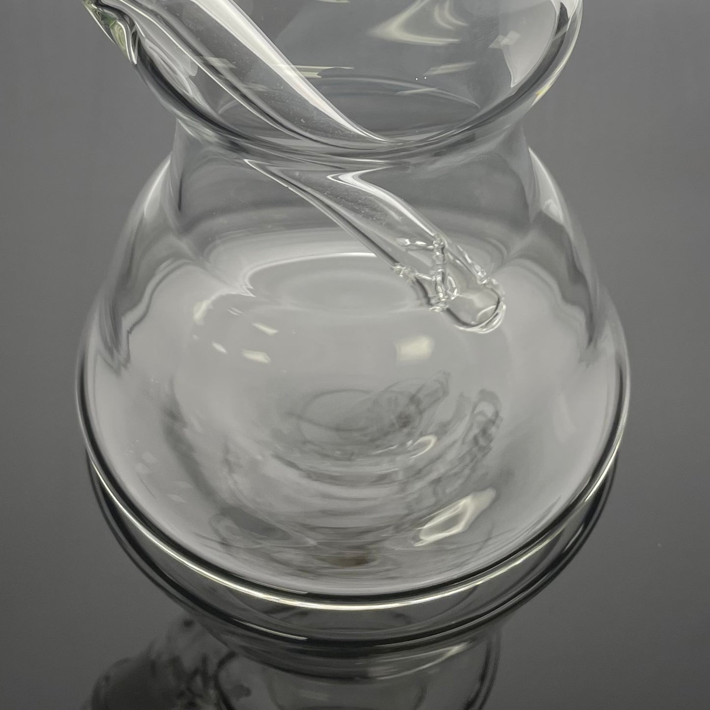Mastah Glass Heavy Walled Beaker with Frit Section w/ 18mm-14mm Stem