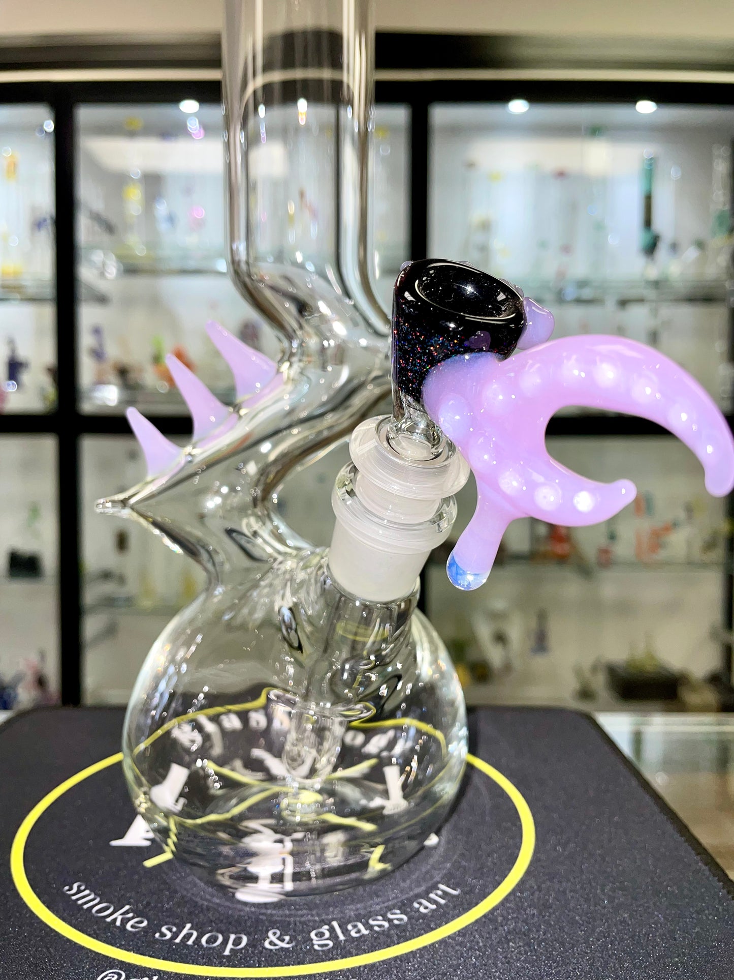 Gibson's Glass 12" Lil' Kink Zong Beaker w/ Cropal Bowl - A